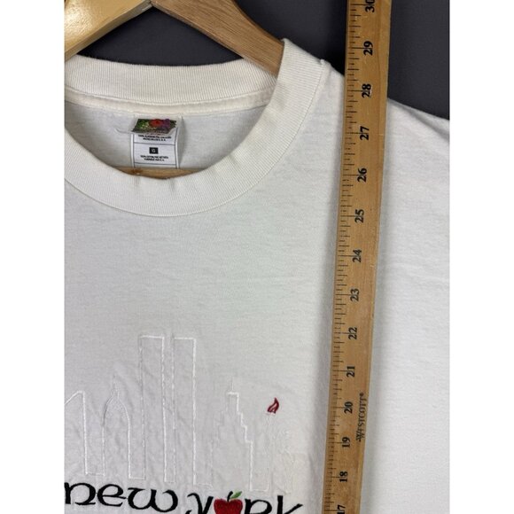 Vintage 90s New York City Big Apple World Trade Center Stitche Embroidered Art T - Picture 12 of 12